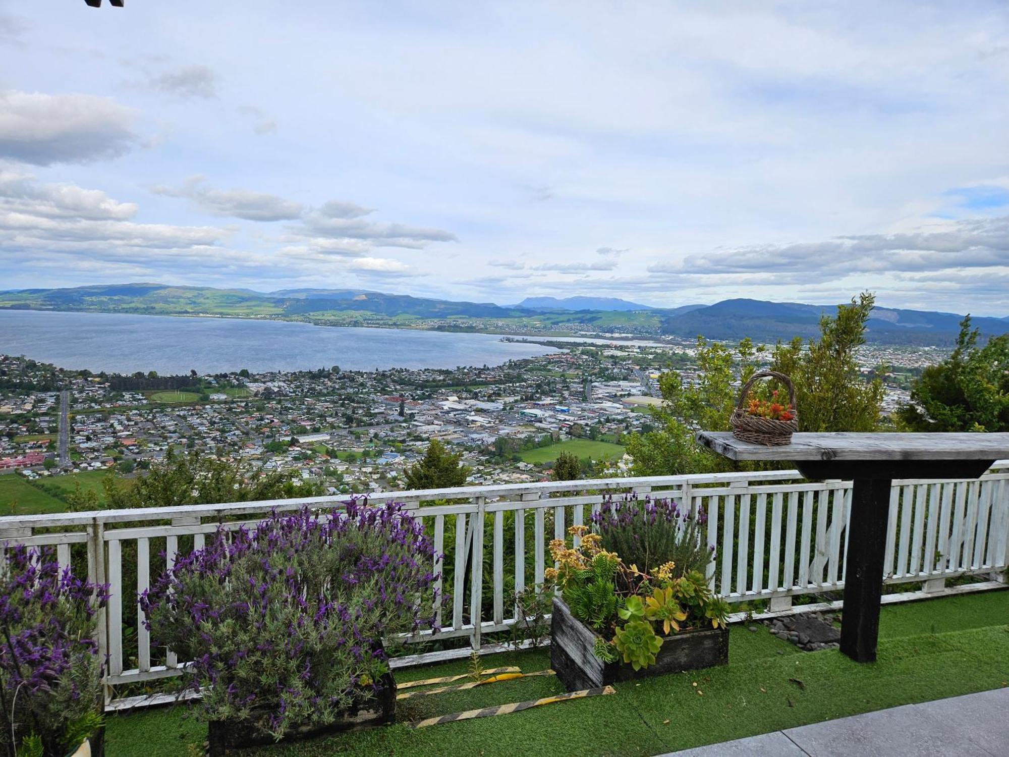 Aorangi Mountain Lodge Роторуа Екстериор снимка