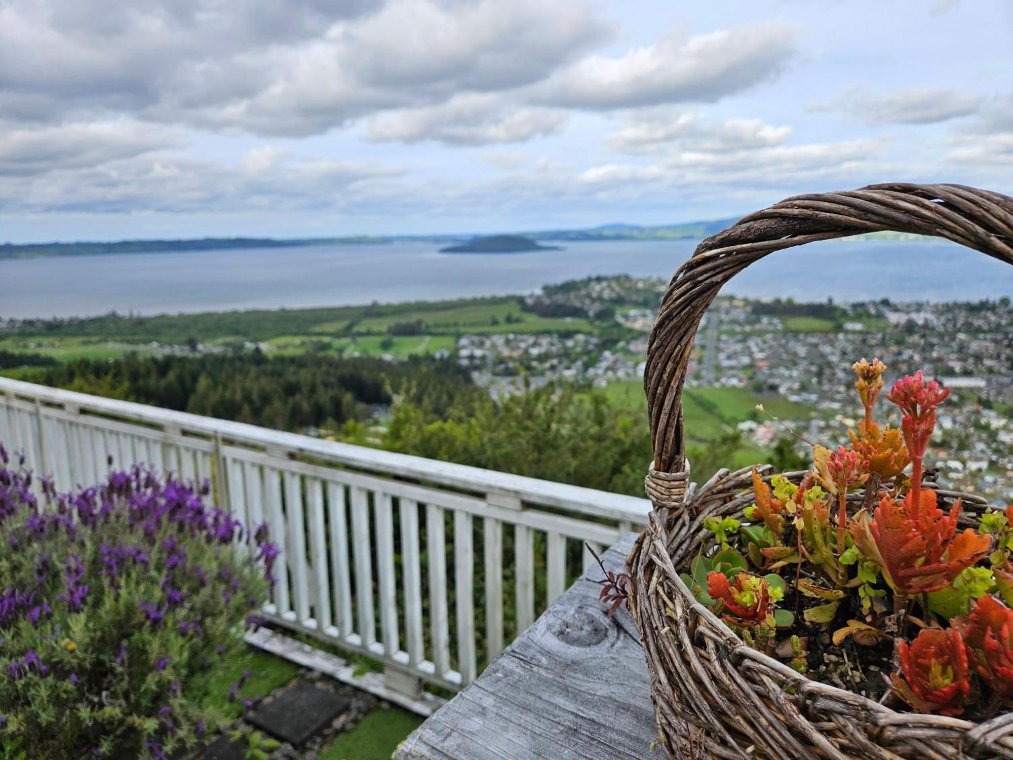 Aorangi Mountain Lodge Роторуа Екстериор снимка